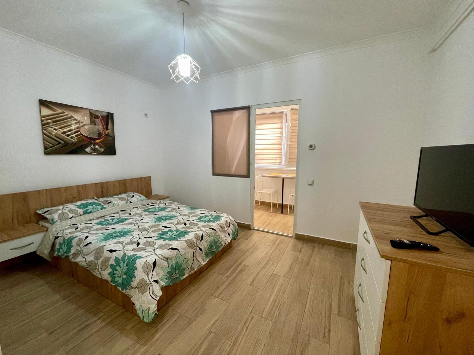 Militari Comfort Studio Rosu Exterior photo
